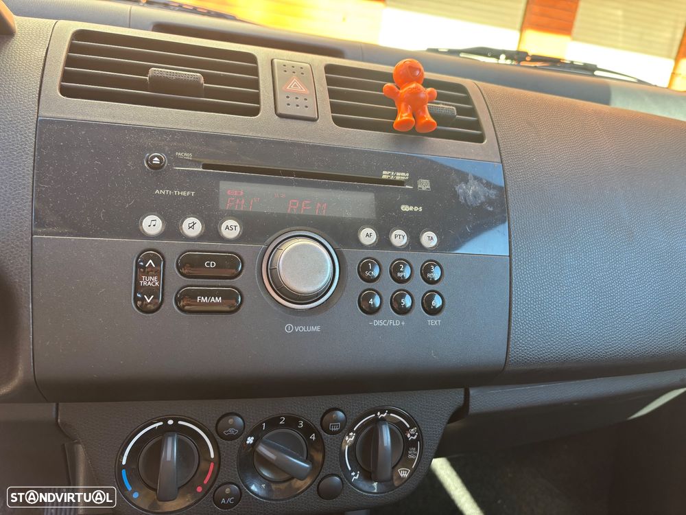 Suzuki Swift 1.3 DDiS GL - 7