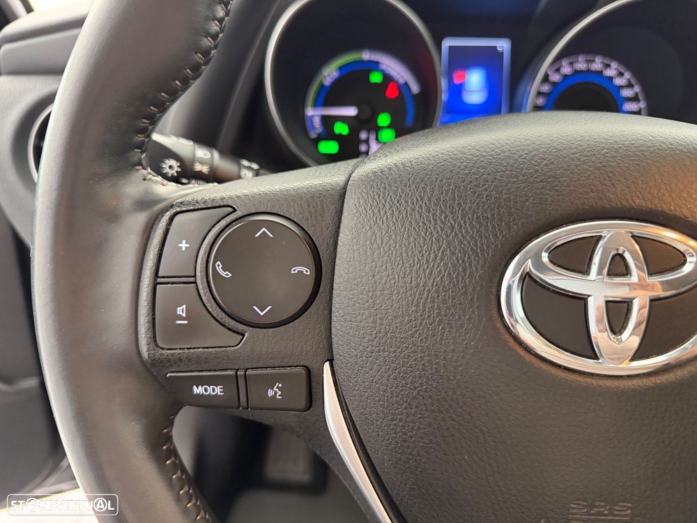 Toyota Auris 1.8 HSD Comfort +P.Sport+Navi - 29