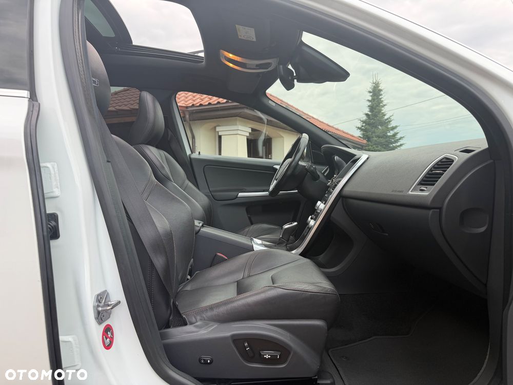 Volvo XC 60 D4 Drive-E Ocean Race - 17