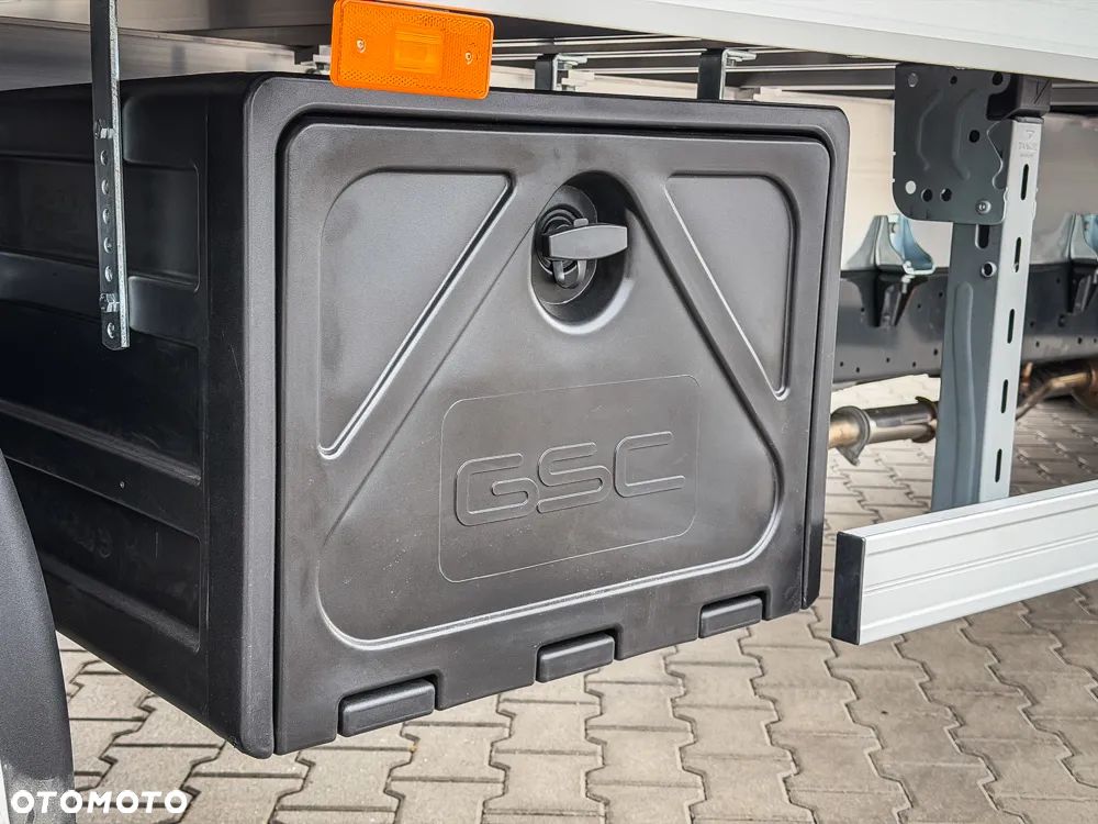 Iveco Daily 70C plandeka 15ep, sypialnia 2 łóżka, pneumatyka - 30