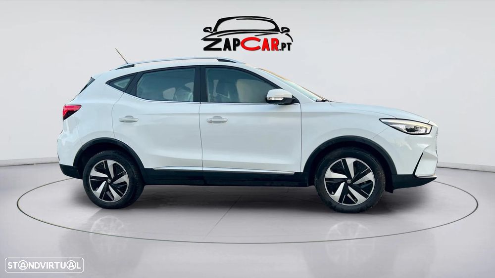 MG ZS EV 72.6 kWh Luxury OBC 11 kW - 5