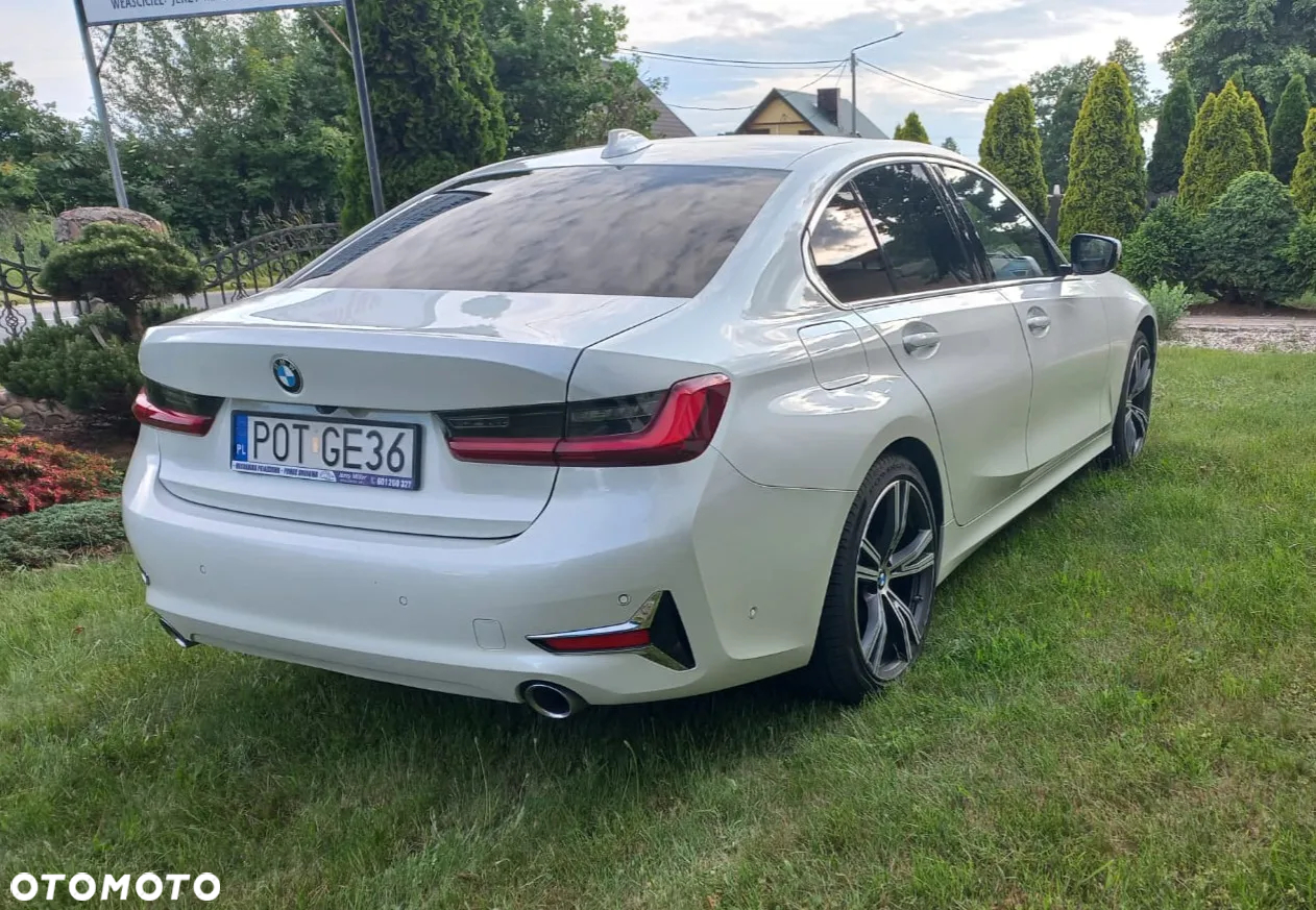 BMW Seria 3 320d Luxury Line sport - 4
