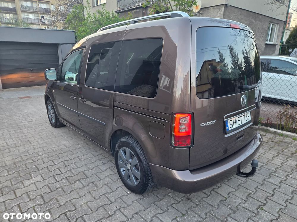 Volkswagen Caddy Highline DSG - 6