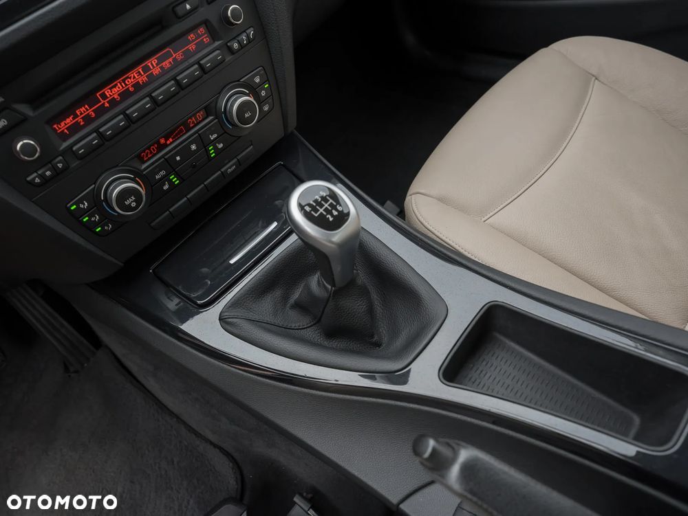 BMW Seria 3 318i Edition Exclusive - 36