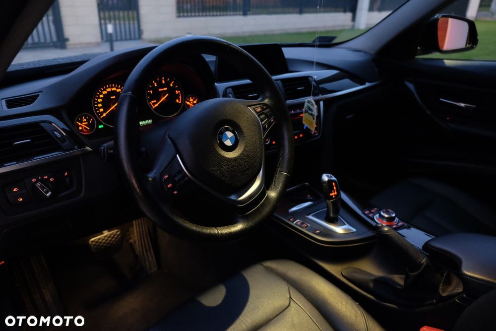 BMW Seria 3 318d Luxury Line - 19