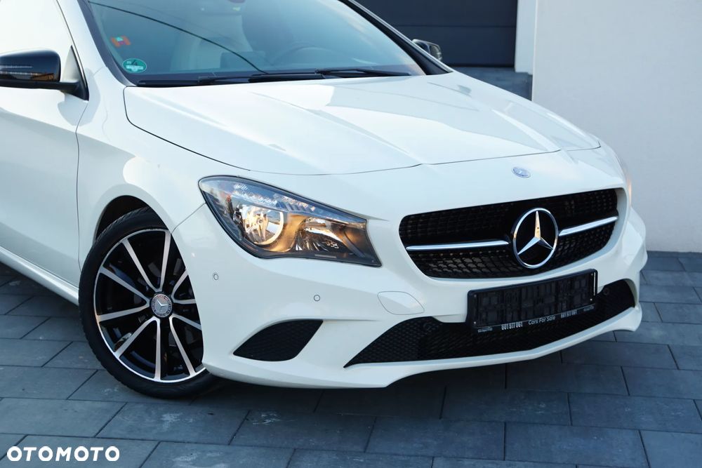 Mercedes-Benz CLA 180 7G-DCT UrbanStyle Edition - 5