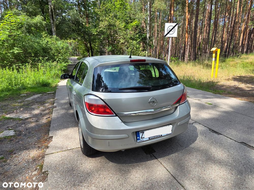 Opel Astra 1.6 Elegance Easytronic - 4