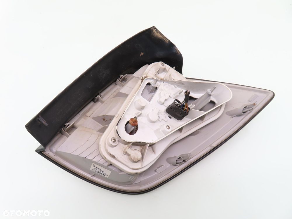 LAMPA LEWA TYLNA OPEL ASTRA III H Kombi 93182992 - 4