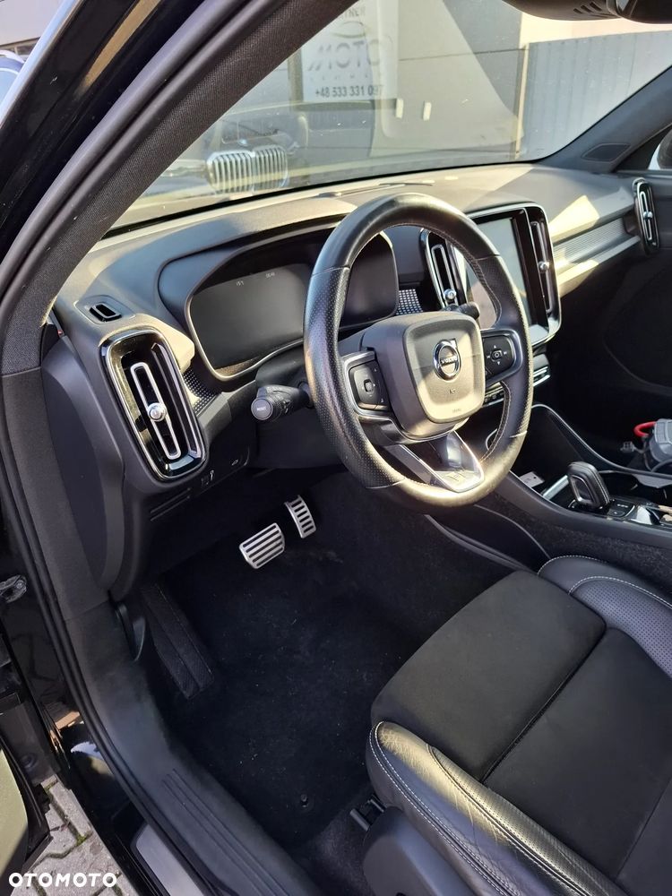 Volvo XC40 zderzak tyl kod lakieru 019 - 27