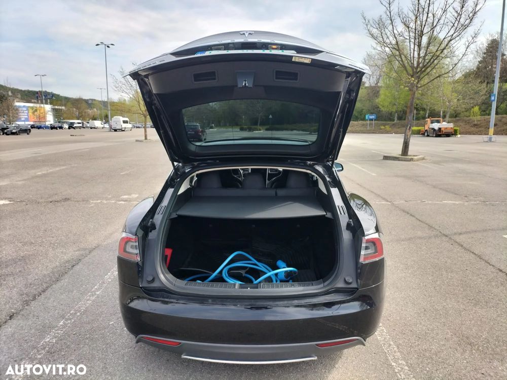 Tesla Model S - 13