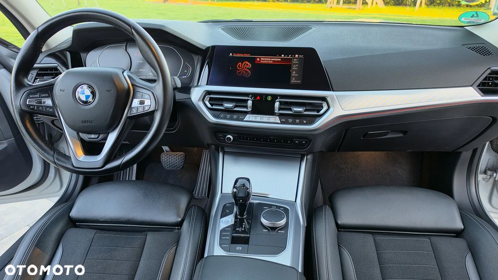 BMW Seria 3 318d Edition M Sport Shadow - 19