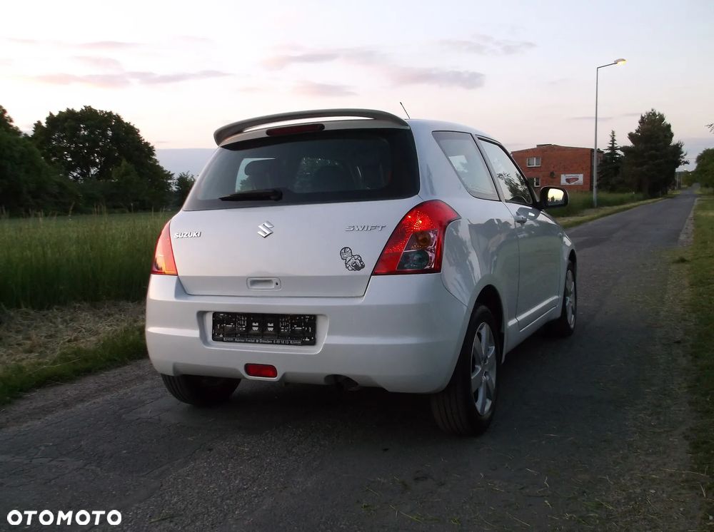 Suzuki Swift 1.3 Comfort - 35