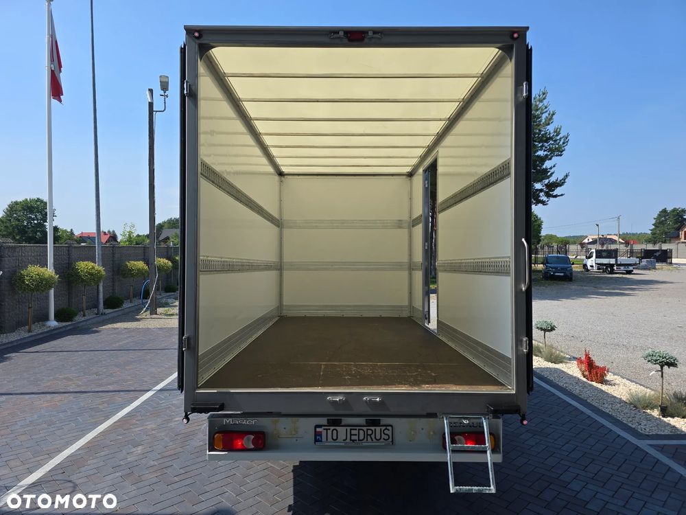 Renault MASTER KONTENER 8 PALET Dłu-4,31cm  Sze-2,11cm  Wys-2,26cm WZMOCNIONE TYLNE ZAWIESZENIE SILNIK 2.3 164KM 144 Tyś Km SERWIS DO OSTATNIEGO Km SALON POLSKA BOGATA OPCJA WYPOSAŻENIA LEDY HALOGENY TEMPOMAT FOTEL KIEROWCY PNEŁMATYCZNY KLIMATYZACJA NOWE OPONY MICHELIN - 15