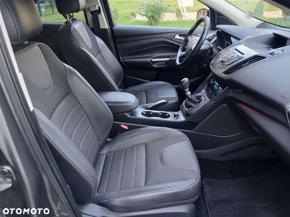 Ford Kuga 2.0 TDCi 4x4 Titanium - 24