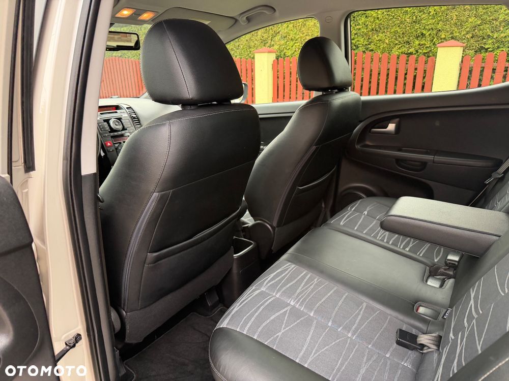 Kia Venga 1.6 CVVT Titanium Collection - 19