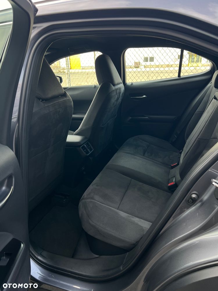 Lexus UX 250h Elegance 2WD - 9