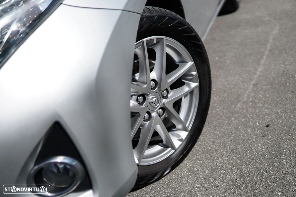 Toyota Auris 1.4 D-4D Exclusive+P.Sport - 3