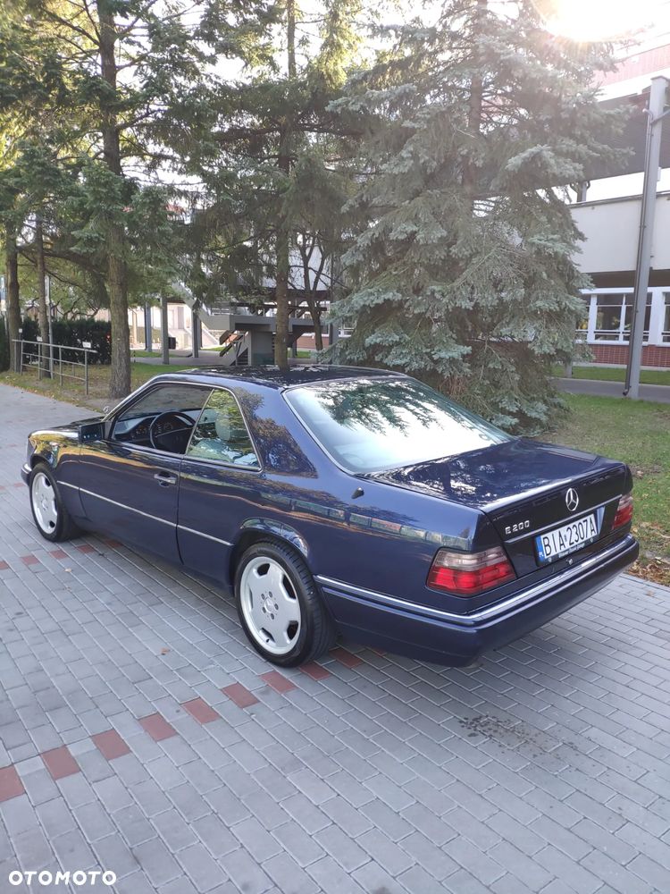 Mercedes-Benz Klasa E ver-200 - 3