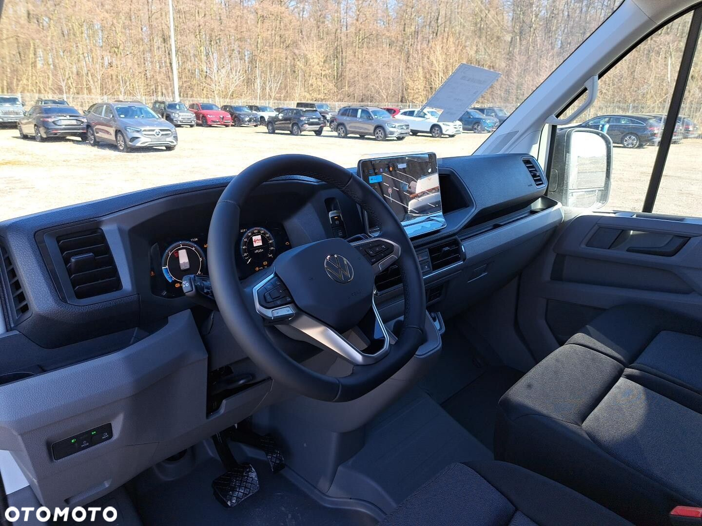 Volkswagen Crafter 35 Furgon z wysokim dachem silnik: 2,0 l EU6 SCR 177 KM / skrzynia biegów: 4MOTION automatyczna 8-biegowa rozstaw osi: 3640 mm - 9