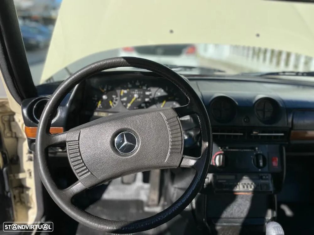 Mercedes-Benz 300 - 11