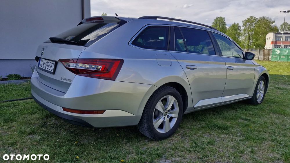 Skoda Superb 1.6 TDI DSG Ambition - 8