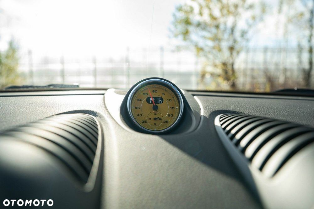 Porsche 718 Cayman - 20