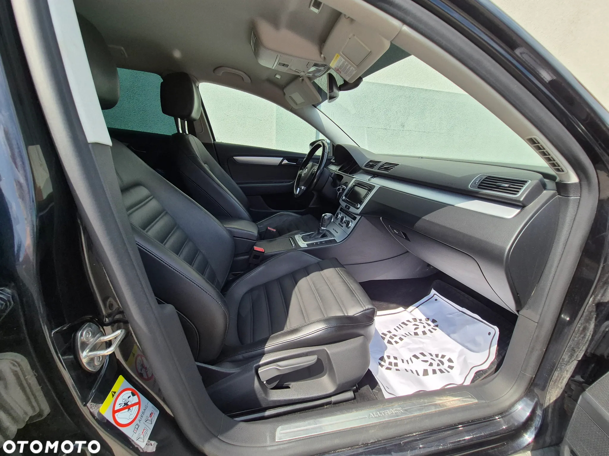 Volkswagen Passat Variant 2.0 TDI DSG BlueMotion Technology Business Edition - 24