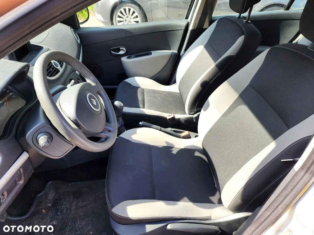 Renault Clio 1.2 16V 75 Expression - 21