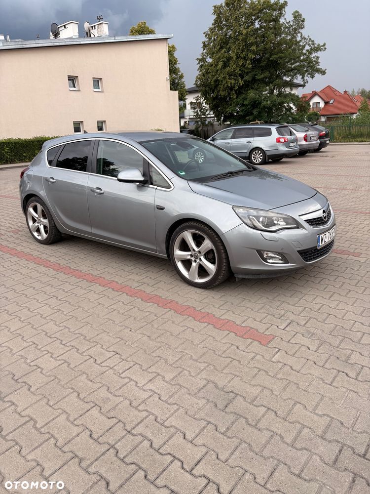 Opel Astra 1.6 T 111 - 2
