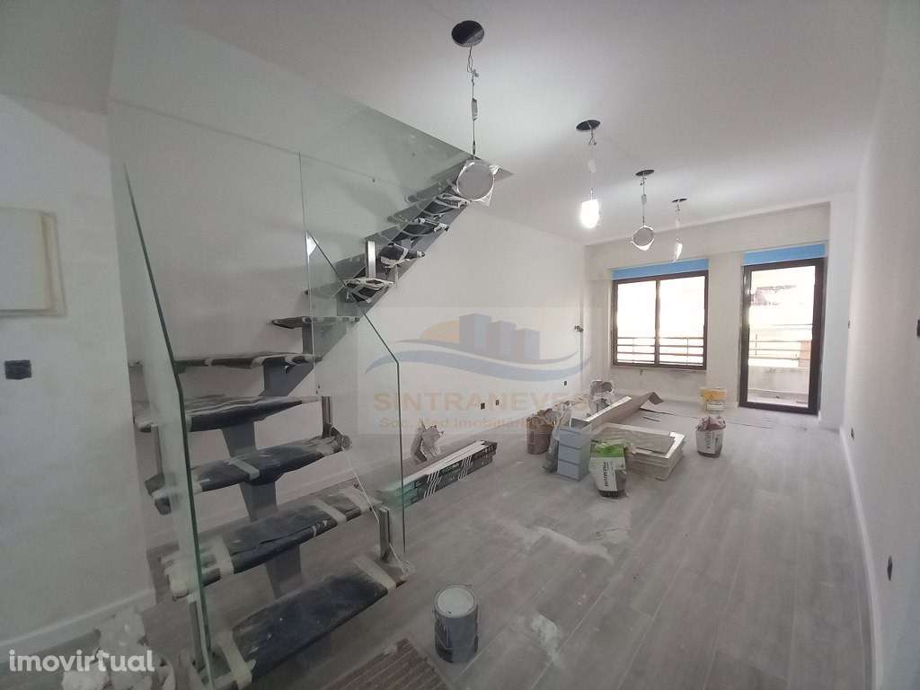Fantástico T3 Dúplex, totalmente remodelado com Garagem a 300m da P... - Grande imagem: 3/55