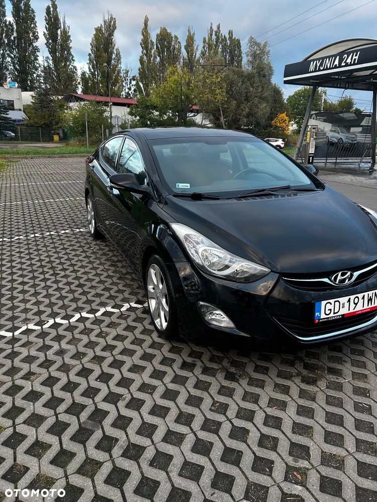 Hyundai Elantra - 19
