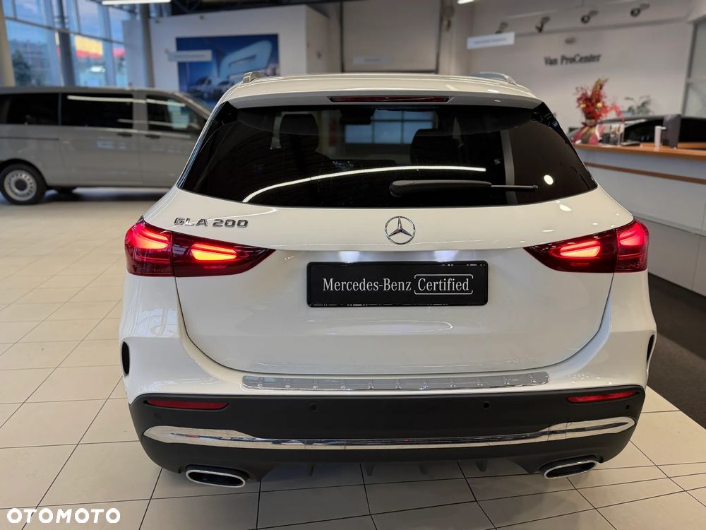 Mercedes-Benz GLA 200 AMG Line - 9
