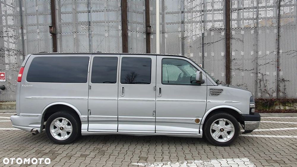Chevrolet Express - 2