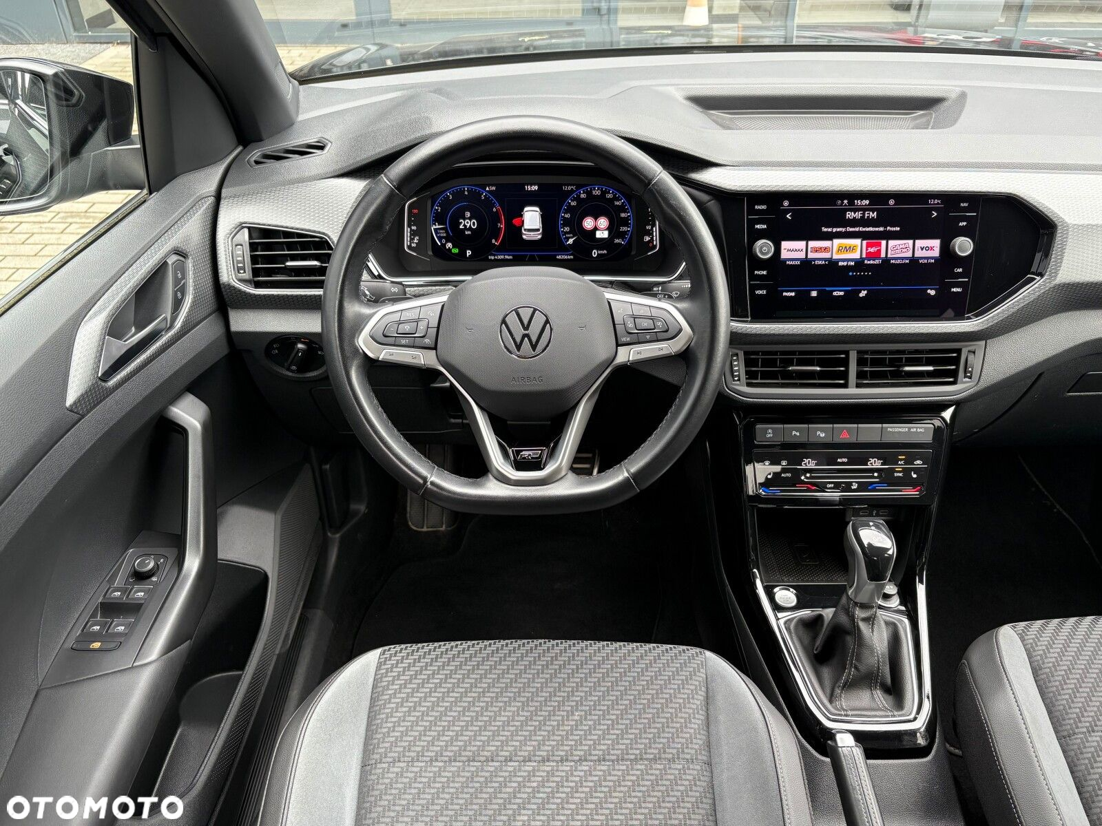 Volkswagen T-Cross - 11