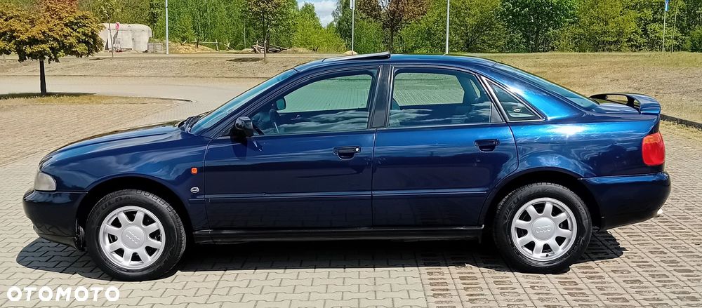 Audi A4 Limousine - 10