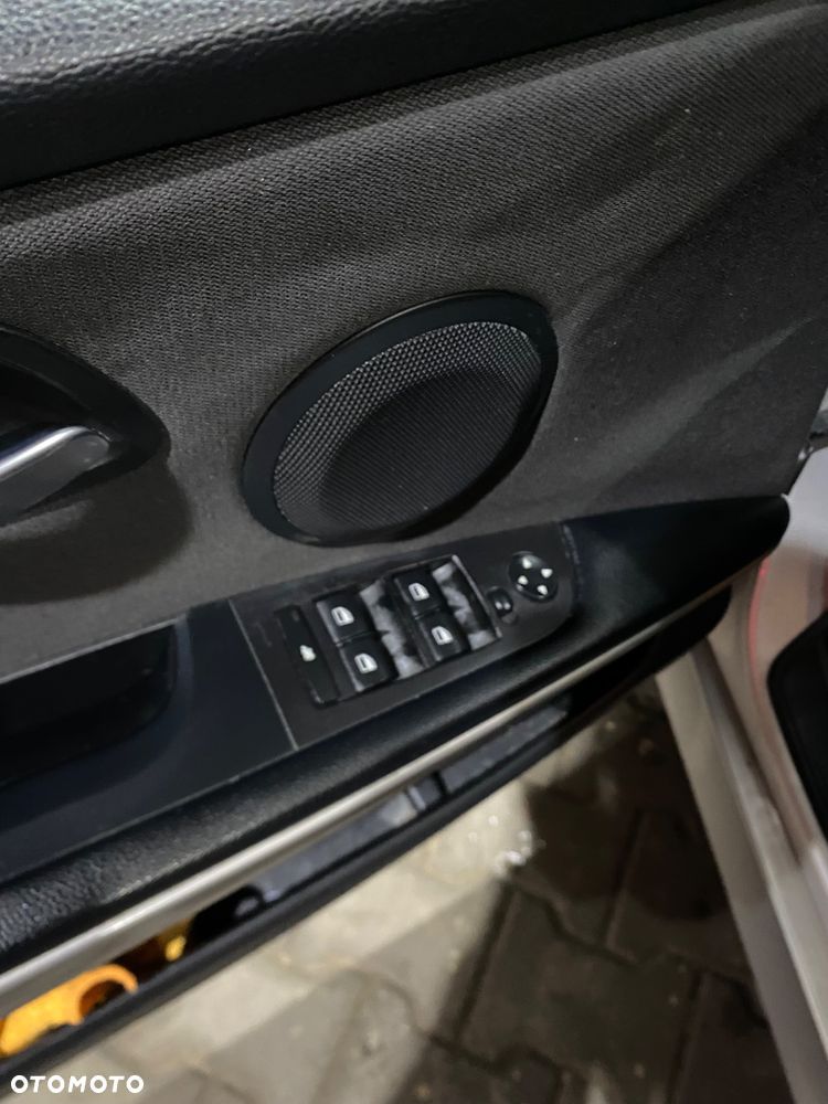 BMW Seria 3 318i - 10