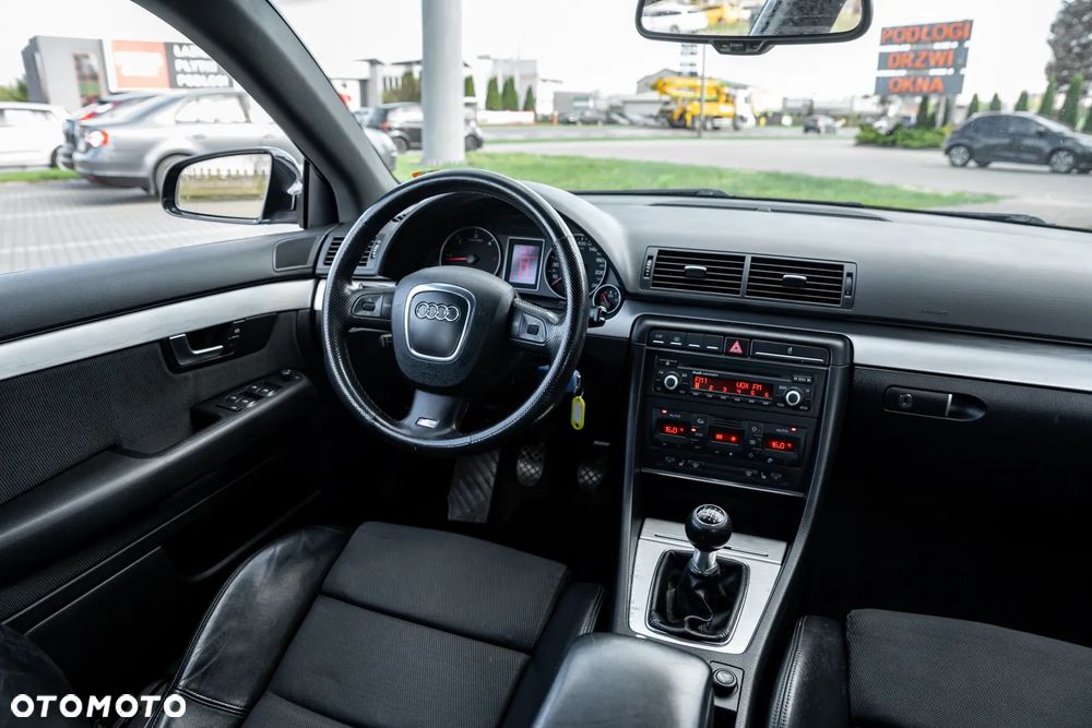 Audi A4 Limousine - 22