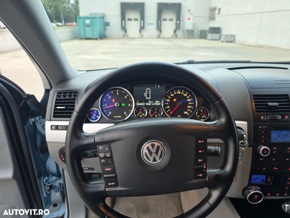 Volkswagen Touareg - 13
