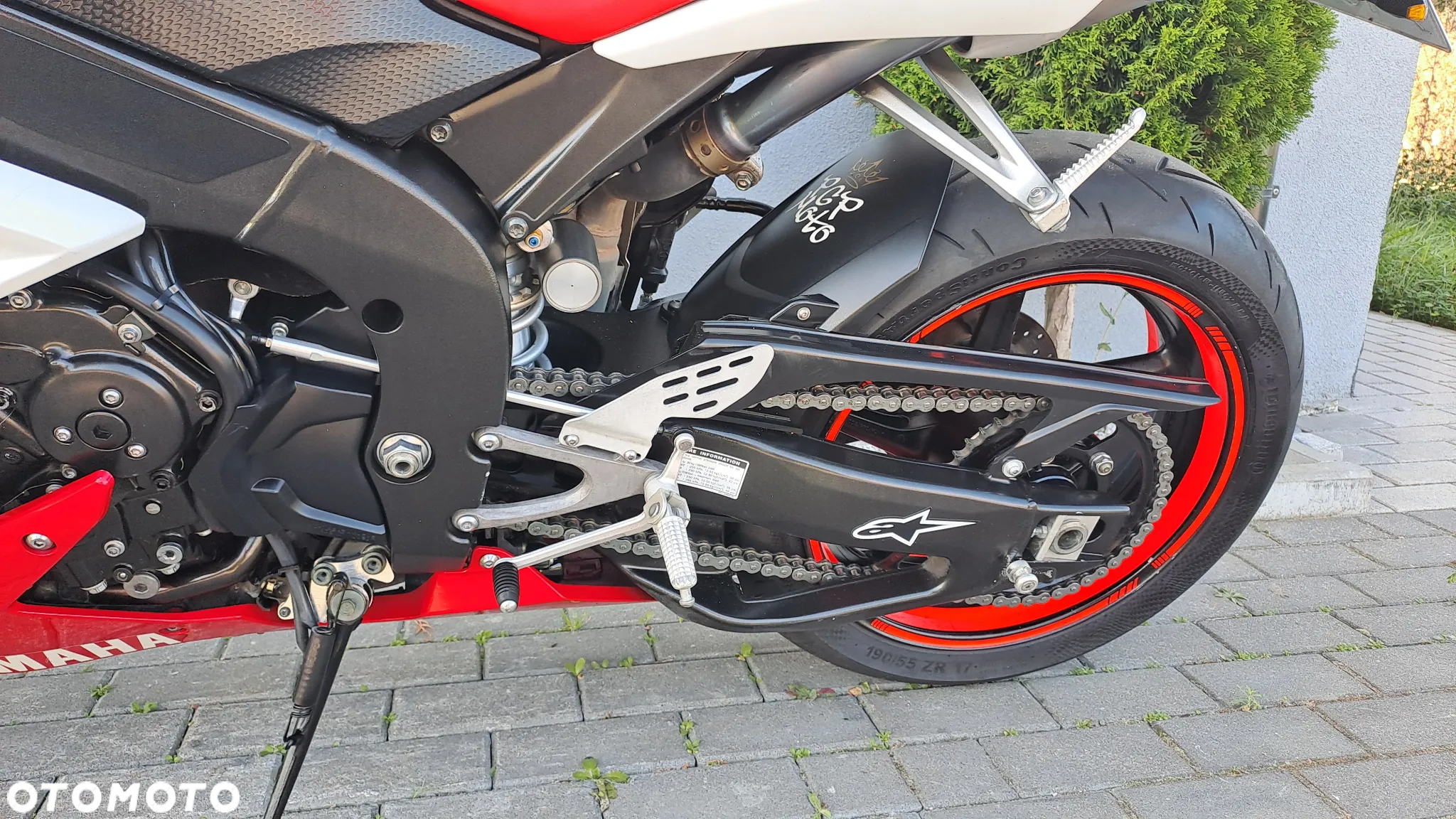 Yamaha R1 - 35