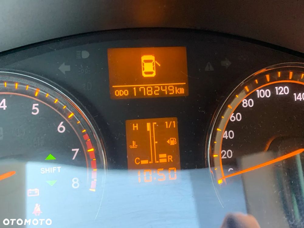 Toyota Avensis 1.8 Active - 33