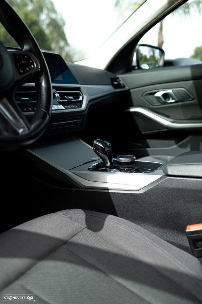 BMW 320 d Aut. Sport Line - 17