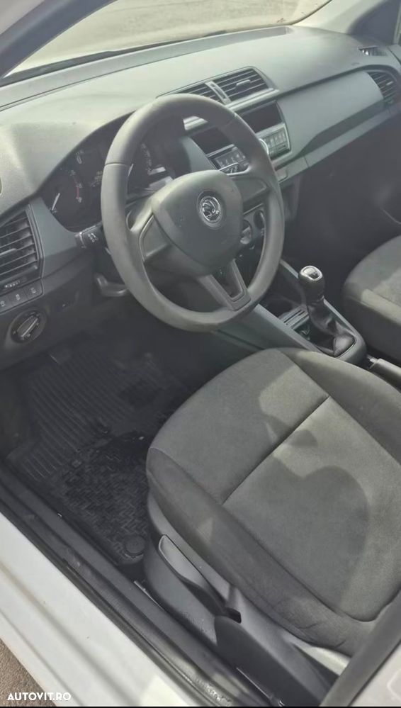 Skoda Fabia - 10