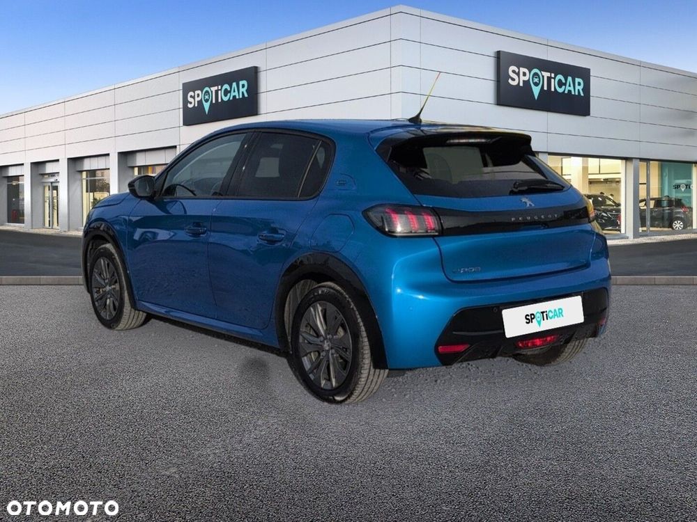 Peugeot 208 - 8