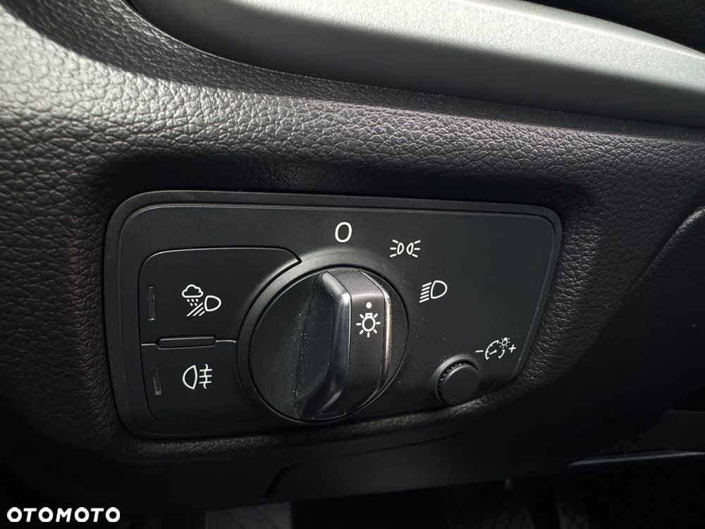 Audi A3 Sportback 30 TFSI S tronic design - 24
