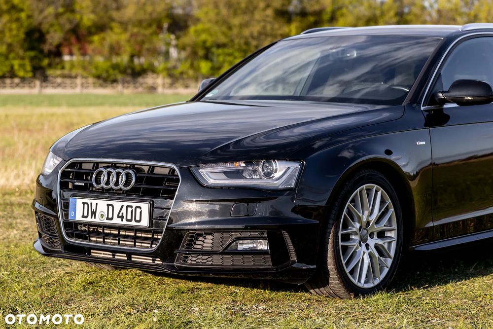Audi A4 Avant 2.0 TDI DPF quattro S tronic S line Sportpaket - 2