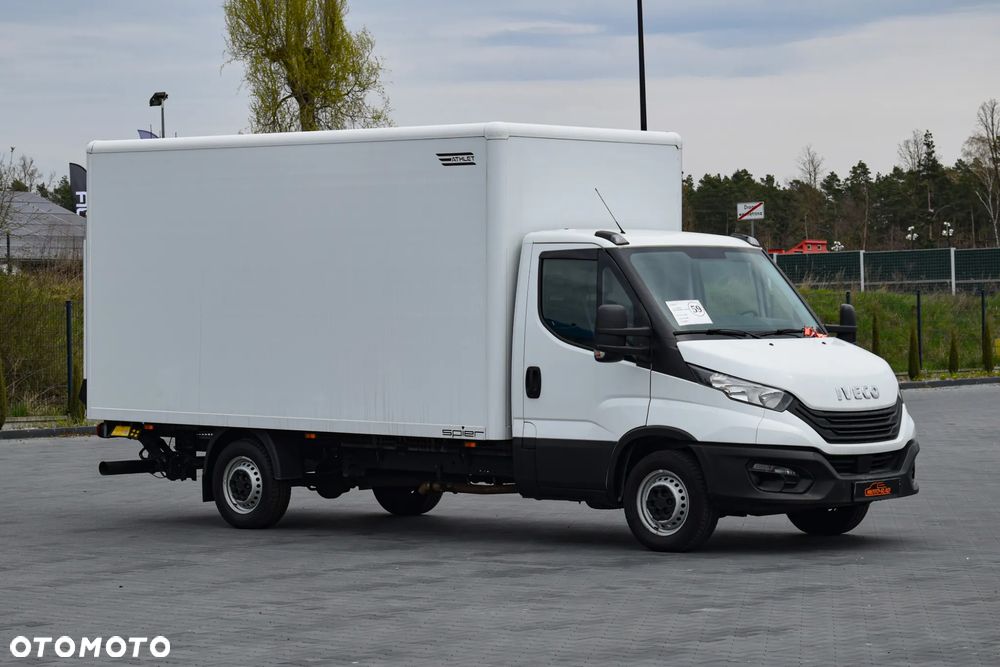 Iveco DAILY 35S14 / 2.3 - 140 KM / AUTIOMAT HI-MATIC / 3 OSOBY / DO 3,5 TONY / KONTENER / DOSTAWCZE / WINDA PALFINGER / KLIMA / TEMPOMAT / 2022 / SERWISOWANY / SPROWADZONY Z NIEMIEC - 3