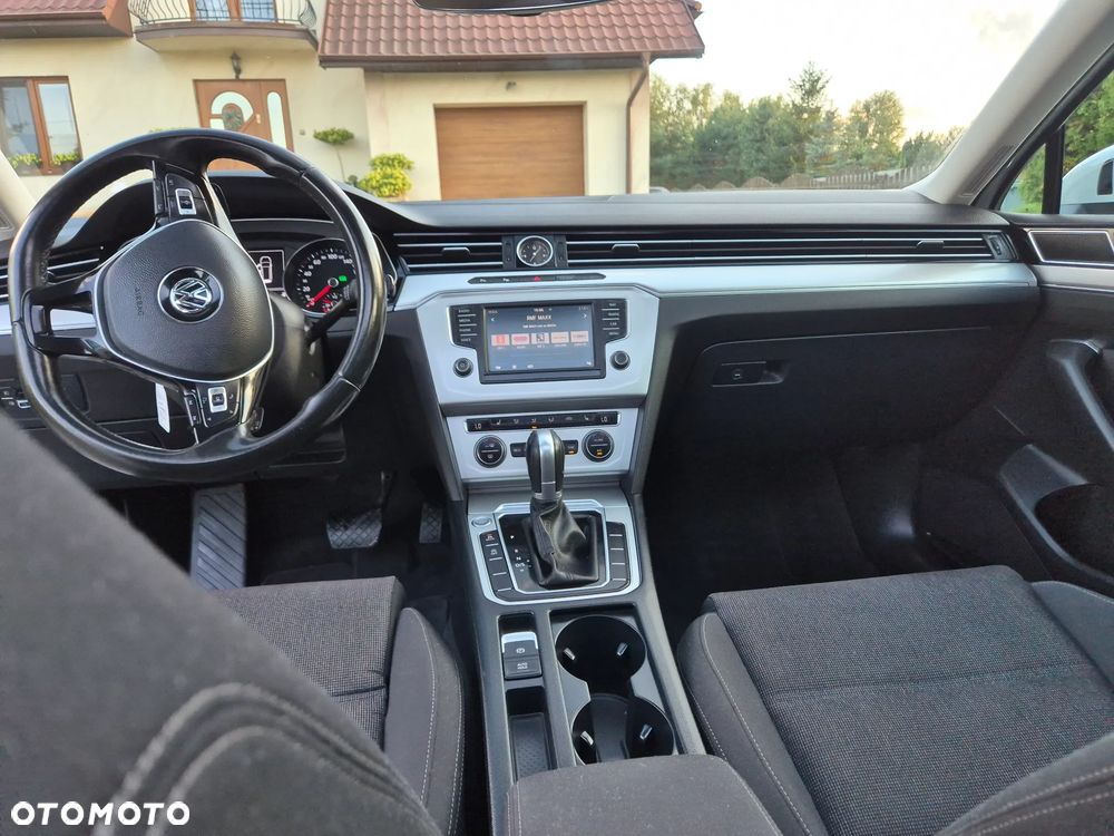 Volkswagen Passat - 24