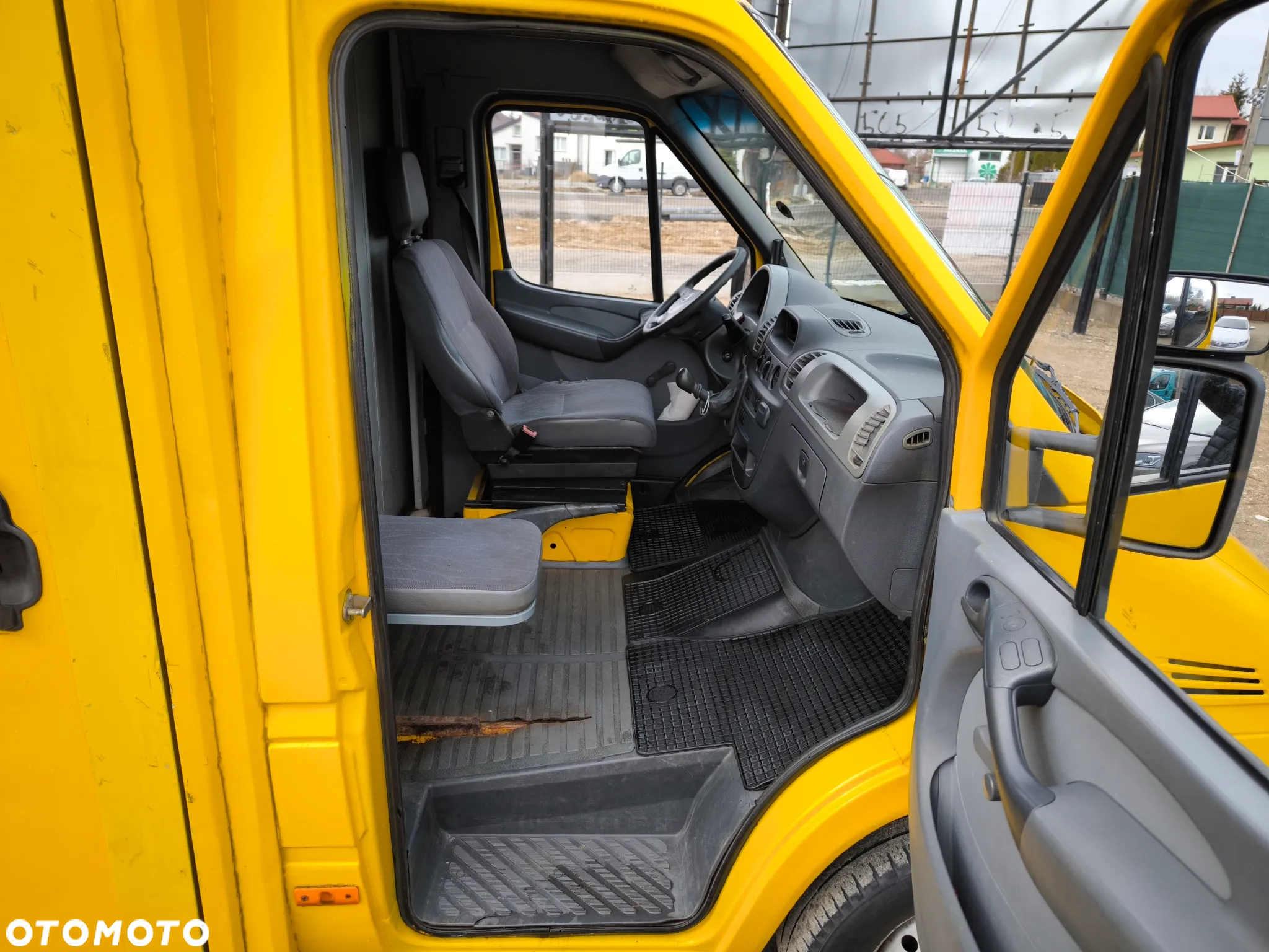 Mercedes-Benz Sprinter - 9