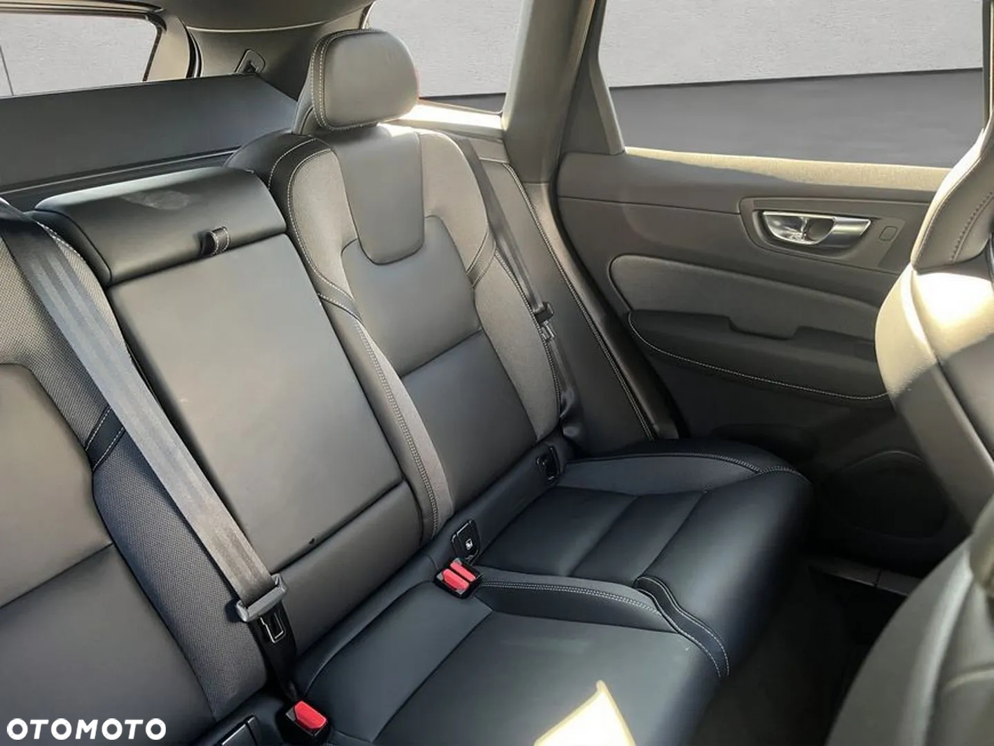 Volvo XC 60 B4 B Plus Dark - 20