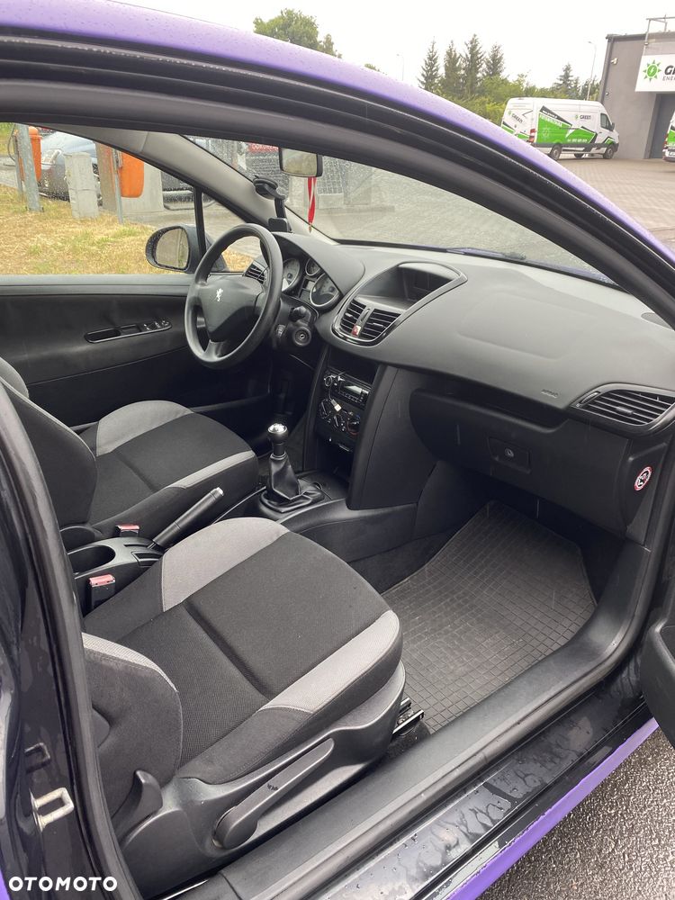 Peugeot 207 - 6